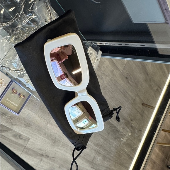 Indy Rectangle Sunglasses | Opaline & Taupe Mirror | DIFF Eyewear main image 10